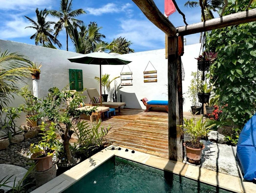 Villa La Vida Гили Траванган Экстерьер фото